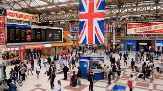 A Walk Through The London Victoria Station London England [upl. by Acireit]